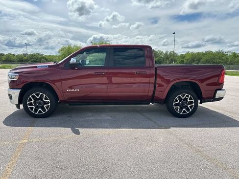 Used 2025 RAM 1500 Laramie AWD/4WD image 2