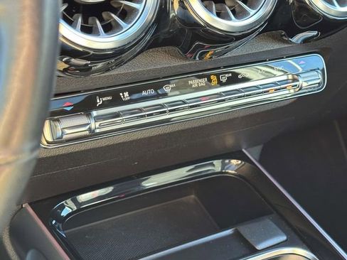 Used 2023 Mercedes-Benz GLB 250 image 34