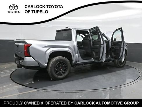 Used 2025 Toyota Tacoma SR5 AWD/4WD image 45