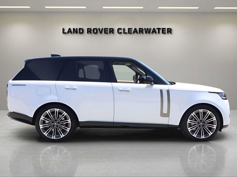 Used 2025 Land Rover Range Rover SE AWD/4WD image 6