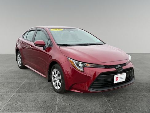 Used 2025 Toyota Corolla LE image 7