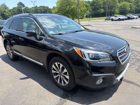 Used 2017 Subaru Outback 3.6R Touring AWD/4WD image 3