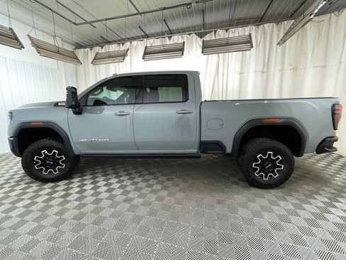 Used 2024 GMC Sierra 2500 AT4X image 24