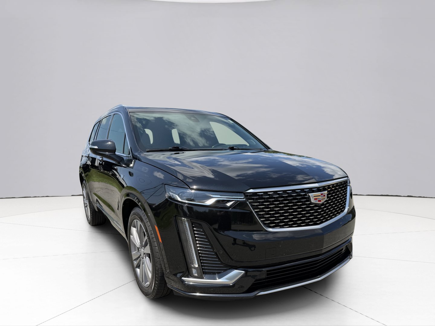 Used 2024 Cadillac XT6 Premium Luxury w/ Technology Package AWD/4WD image 7