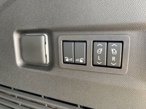 New 2026 Chevrolet Suburban High Country image 35