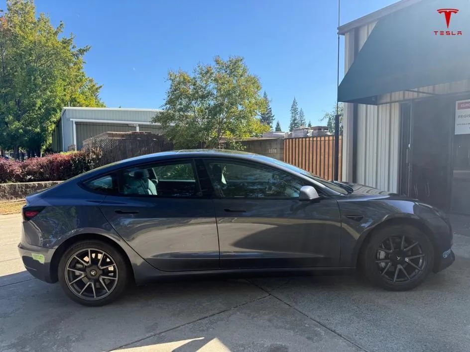 Used 2023 Tesla Model 3 Standard Range RWD image 8