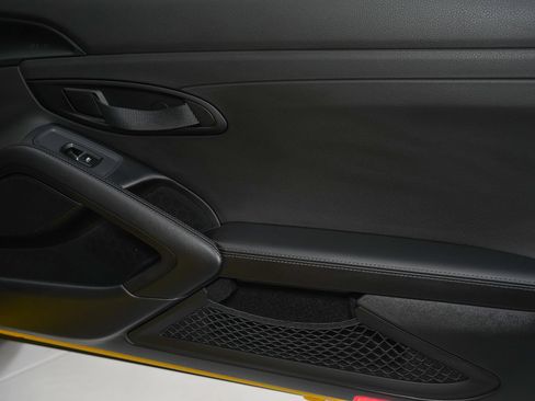 Used 2019 Porsche 911 Speedster RWD image 38