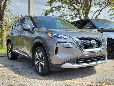 Used 2023 Nissan Rogue Platinum w/ Platinum Premium Package AWD/4WD image 2