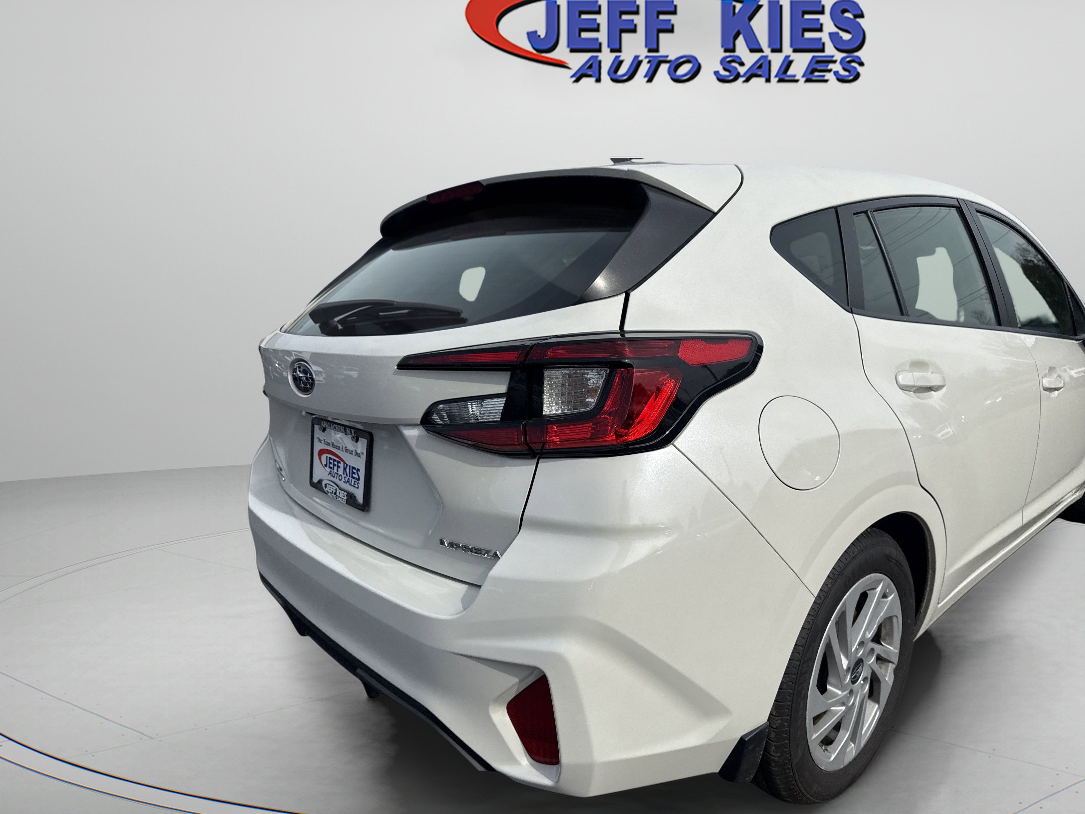 Used 2024 Subaru Impreza 2.0i AWD/4WD image 5