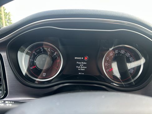 Used 2017 Dodge Challenger R/T Scat Pack RWD image 9