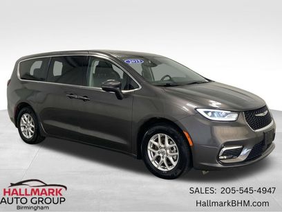 Used 2023 Chrysler Pacifica Touring-L