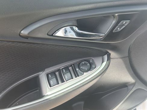 Used 2023 Chevrolet Malibu LT FWD image 13