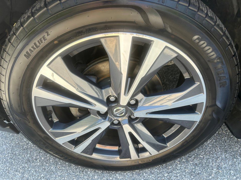 Used 2019 Nissan Pathfinder Platinum AWD/4WD image 27