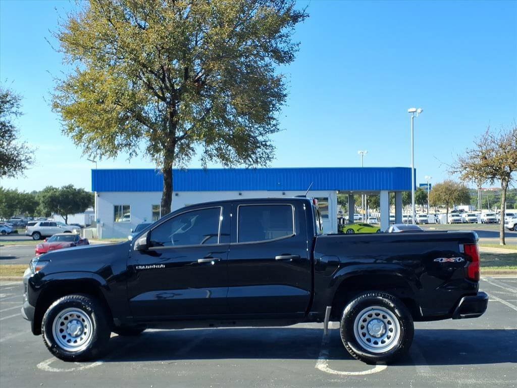 Used 2025 Chevrolet Colorado W/T AWD/4WD image 9