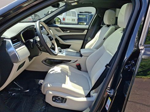 Used 2025 Jaguar F-PACE R-Dynamic S image 14