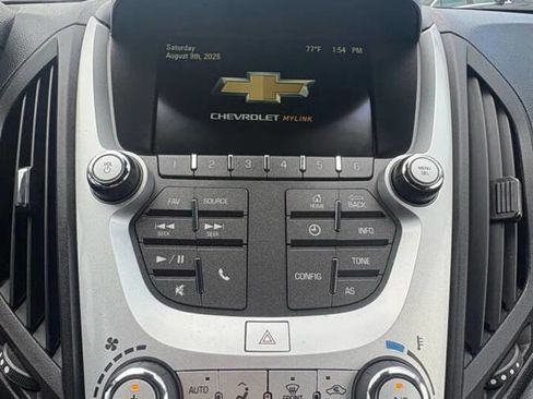 Used 2017 Chevrolet Equinox LT w/ Convenience Package image 14