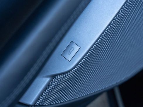 Used 2019 Ferrari Portofino image 27