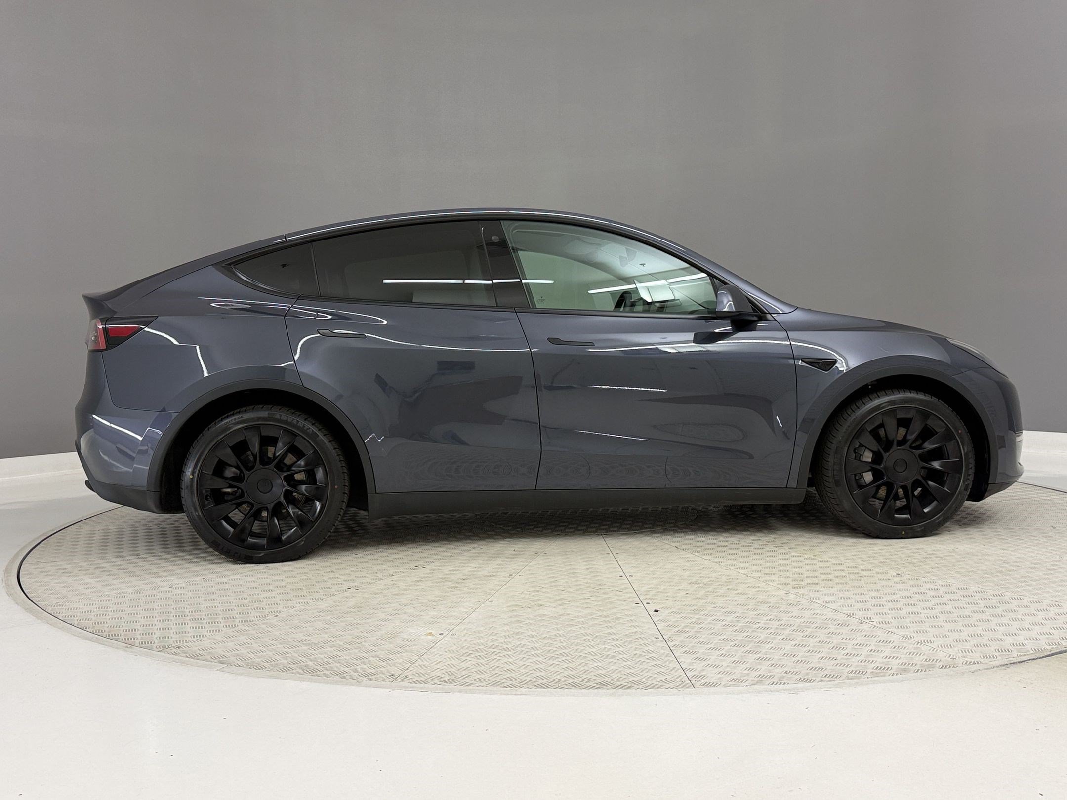 Used 2021 Tesla Model Y Long Range AWD/4WD image 8