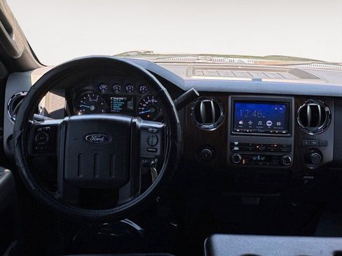 Used 2011 Ford F250 Lariat w/ Lariat Interior Pkg AWD/4WD image 11
