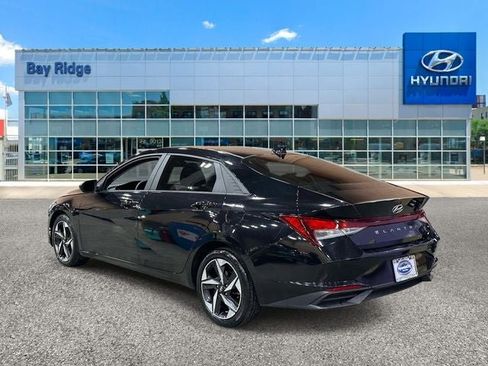 Used 2023 Hyundai Elantra SEL w/ Convenience Package FWD image 7
