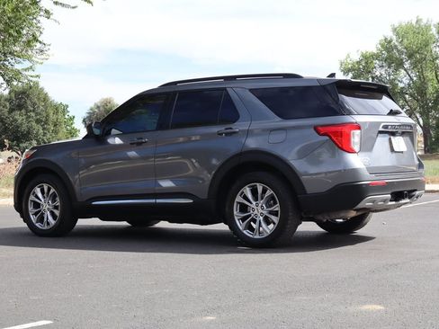 Used 2021 Ford Explorer XLT w/ Equipment Group 202A AWD/4WD image 7