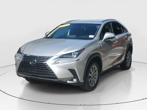 Used 2018 Lexus NX 300 FWD image 3