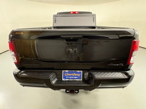 Used 2022 RAM 3500 Big Horn w/ Night Edition AWD/4WD image 7