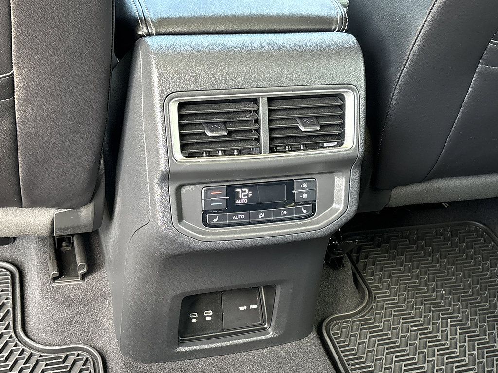 Used 2024 Volkswagen Atlas SEL Premium R-Line AWD/4WD image 17
