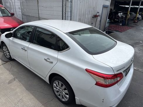 Used 2015 Nissan Sentra S image 4