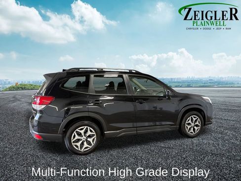 Used 2024 Subaru Forester Premium image 9