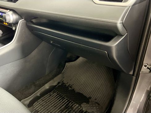 Used 2025 Toyota RAV4 LE FWD image 33
