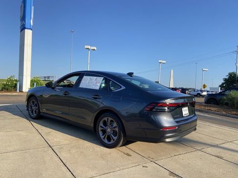 Used 2023 Honda Accord EX image 8