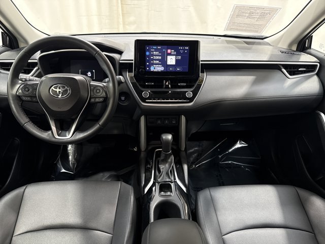Used 2025 Toyota Corolla Cross XLE FWD image 15