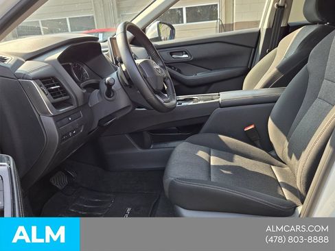 Used 2025 Nissan Rogue SV FWD image 3