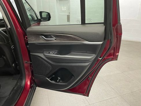 Certified 2023 Jeep Grand Cherokee Limited AWD/4WD image 29