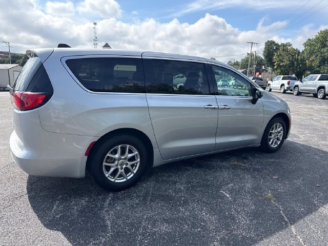 Used 2023 Chrysler Voyager LX FWD image 6