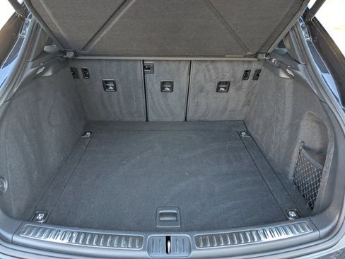 Certified 2023 Porsche Macan S image 28