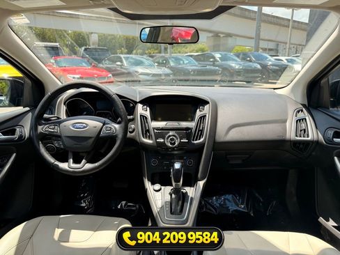 Used 2017 Ford Focus Titanium FWD image 37