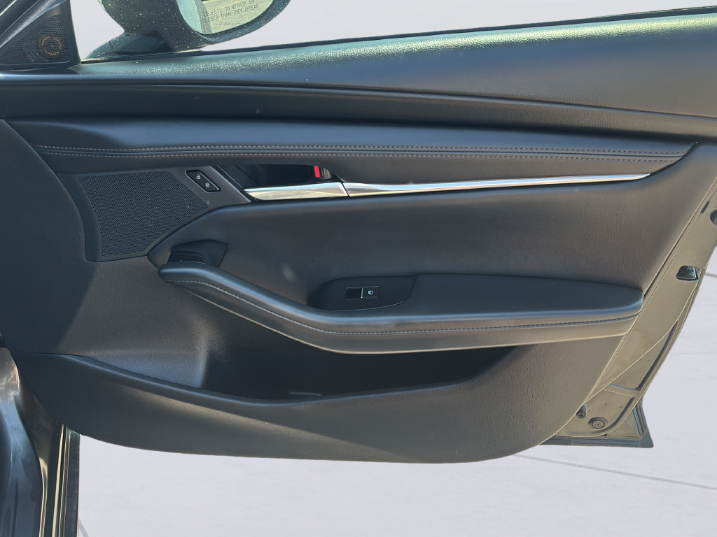 Used 2025 MAZDA MAZDA3 s FWD image 9