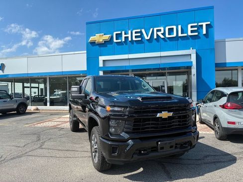 Certified 2024 Chevrolet Silverado 2500 Custom w/ Custom Convenience Package AWD/4WD image 1
