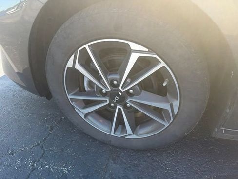 Used 2023 Kia Forte LXS w/ LXS Technology Package FWD image 15