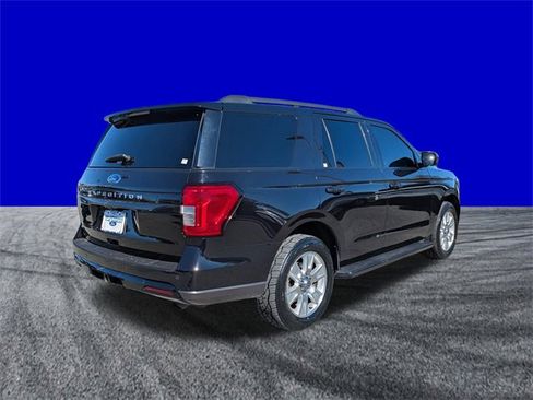 Certified 2023 Ford Expedition XLT image 4
