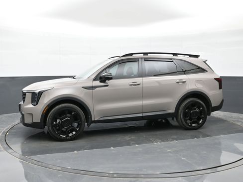 Used 2025 Kia Sorento SX image 5