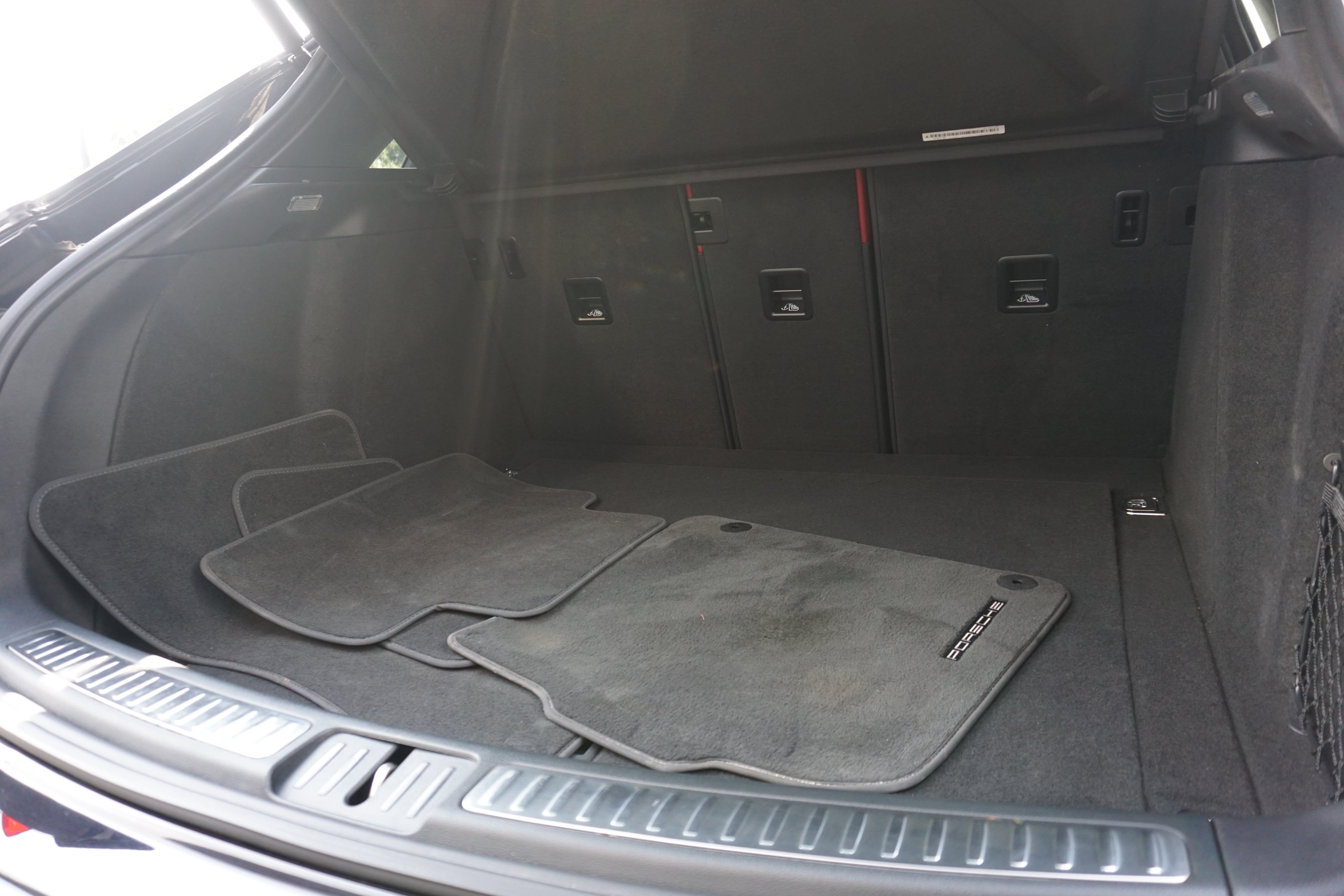 Certified 2023 Porsche Macan S AWD/4WD image 20