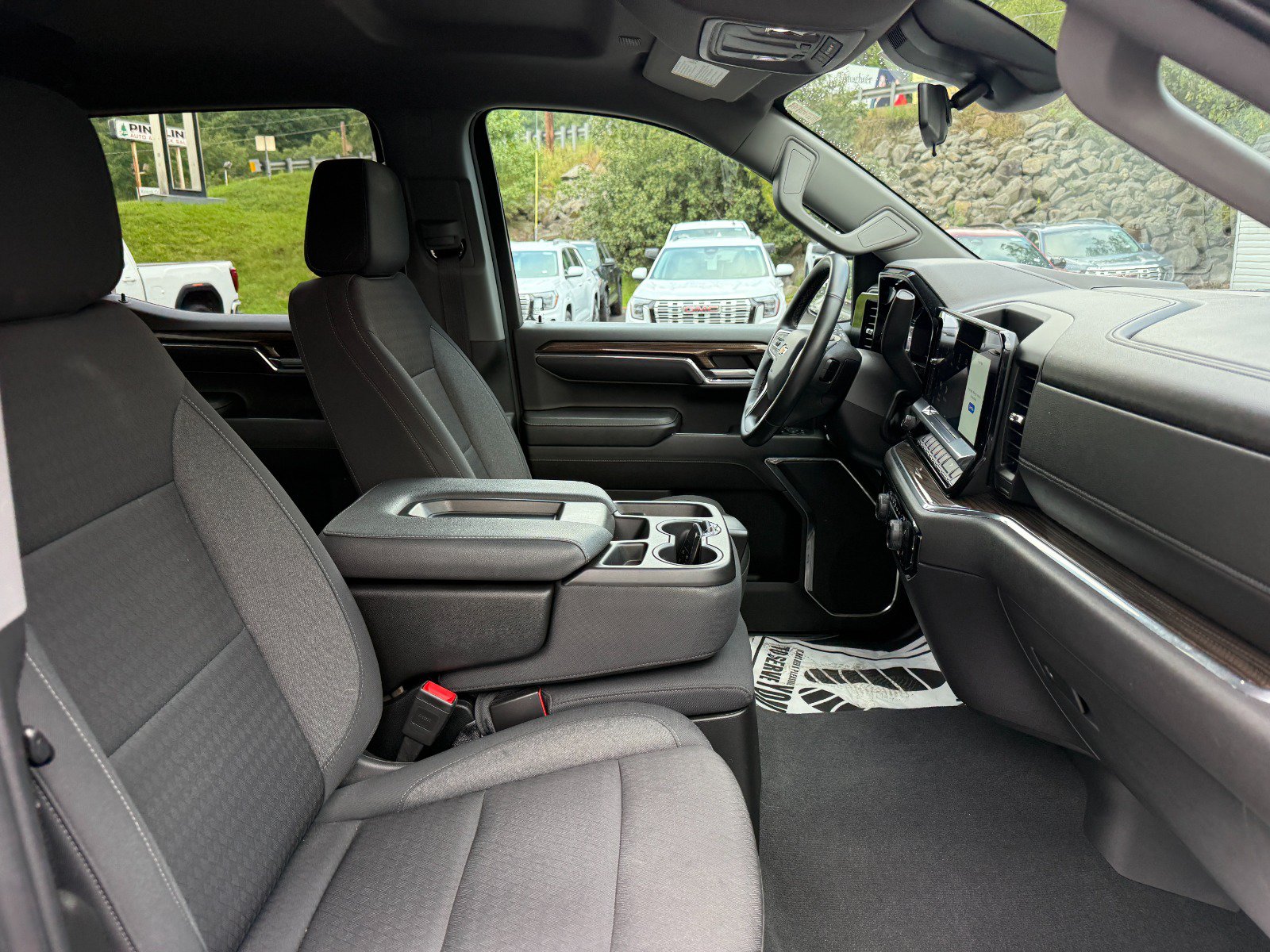 Certified 2024 Chevrolet Silverado 1500 LT AWD/4WD image 21