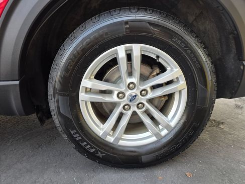 Used 2020 Ford Explorer XLT w/ Equipment Group 202A AWD/4WD image 6