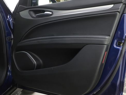 Used 2018 Alfa Romeo Stelvio Sport w/ Quick Order Package 22J Sport image 9