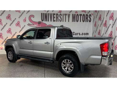 Used 2016 Toyota Tacoma SR5 image 14