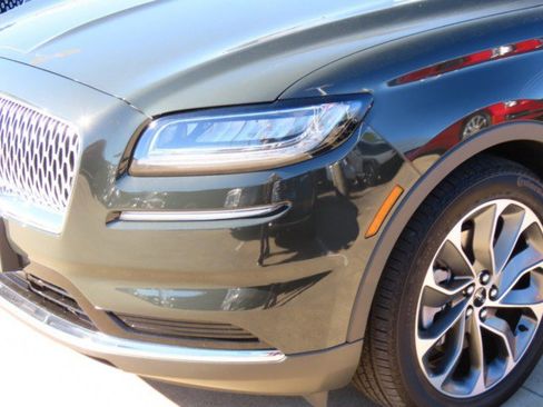 Certified 2022 Lincoln Nautilus Reserve image 3