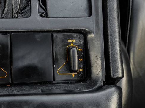 Used 1993 Chevrolet Corvette Coupe RWD image 19